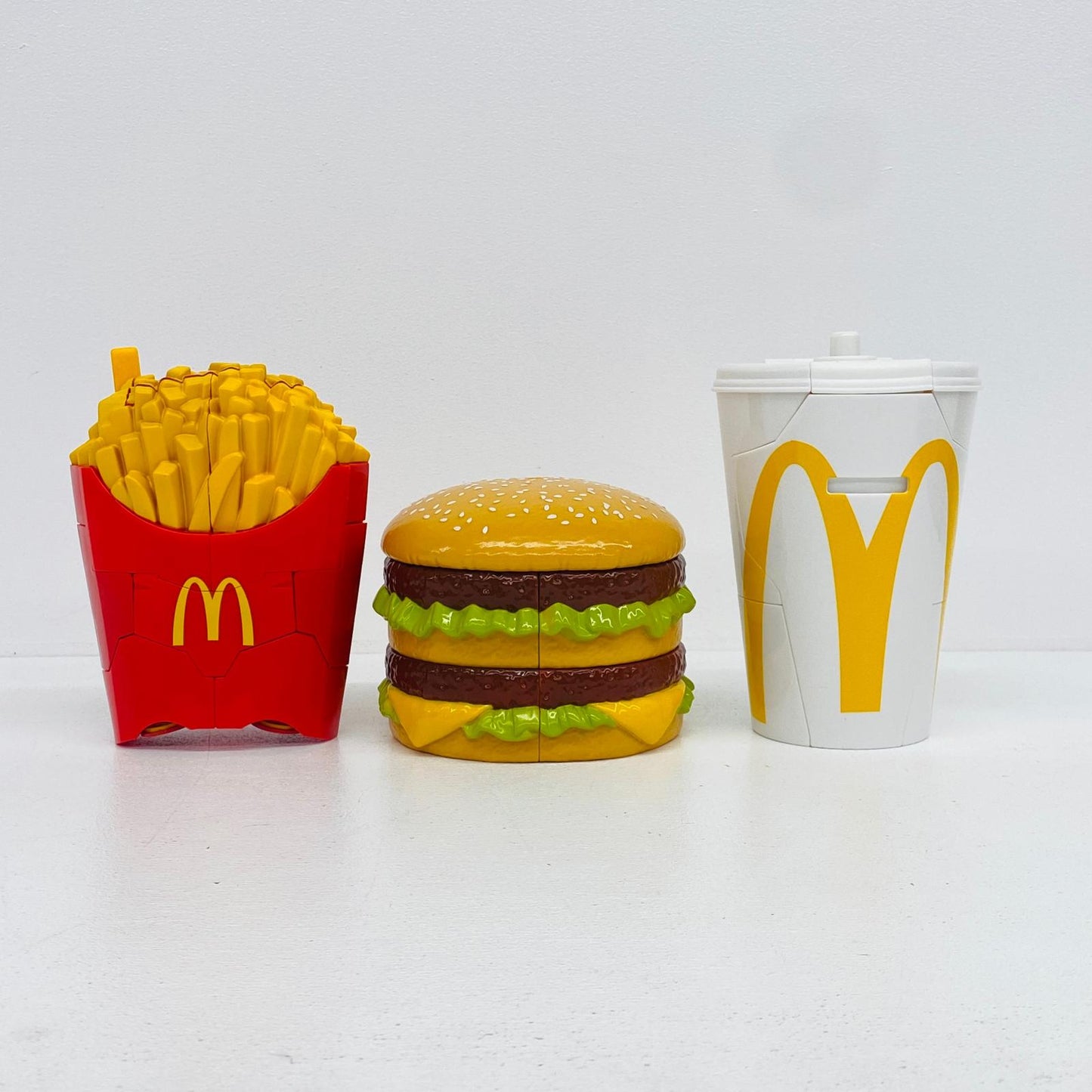 フィギュア ビッグマック初号機＆マックフライポテト弐号機＆マックシェイク零号機「マクドナルド×エヴァンゲリオン」バリューセットフィギュア ビッグマック初号機＆マックフライポテト弐号機＆マックシェイク零号機【フィギュア】【加古川物流】