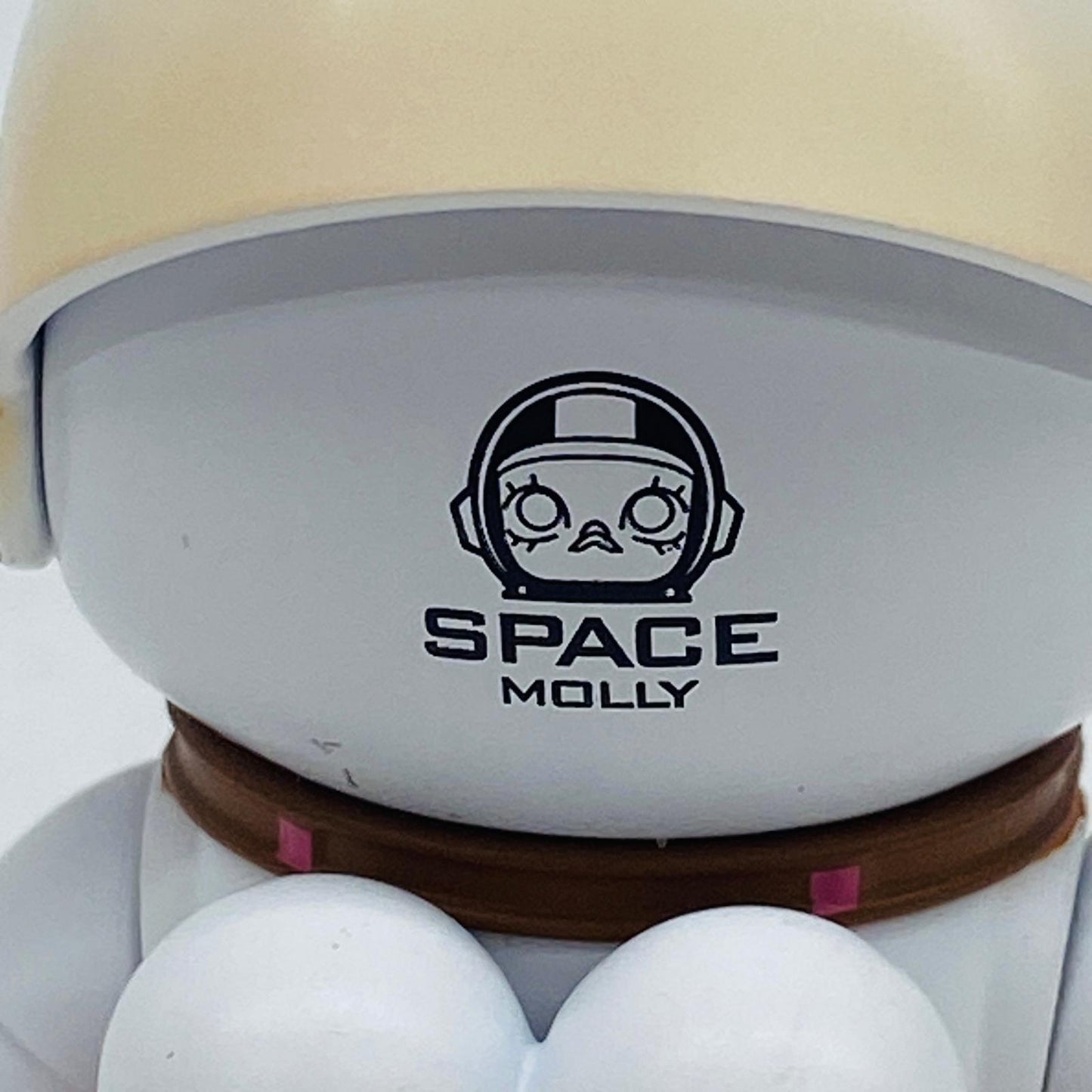 フィギュア HAPPY PUPPY 「POPMART MEGA SPACE MOLLY 100%×emoji シリーズ」 HAPPY PUPPY MEGA SPACE MOLLY 100%×emoji シリーズ【フィギュア】【加古川物流】