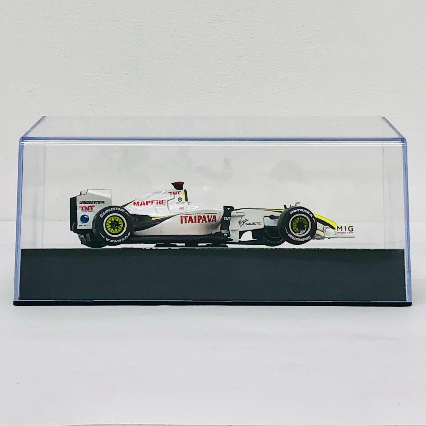 おもちゃ・玩具 [単品] 1/43 ブラウン BGP001 2009 ITAIVPAVA(ホワイト×イエロー) 「F1マシンコレクション全国版」 第23号同梱品 ブラウン BGP001 2009 ITAIVPAVA 1/43スケール 23【加古川物流】