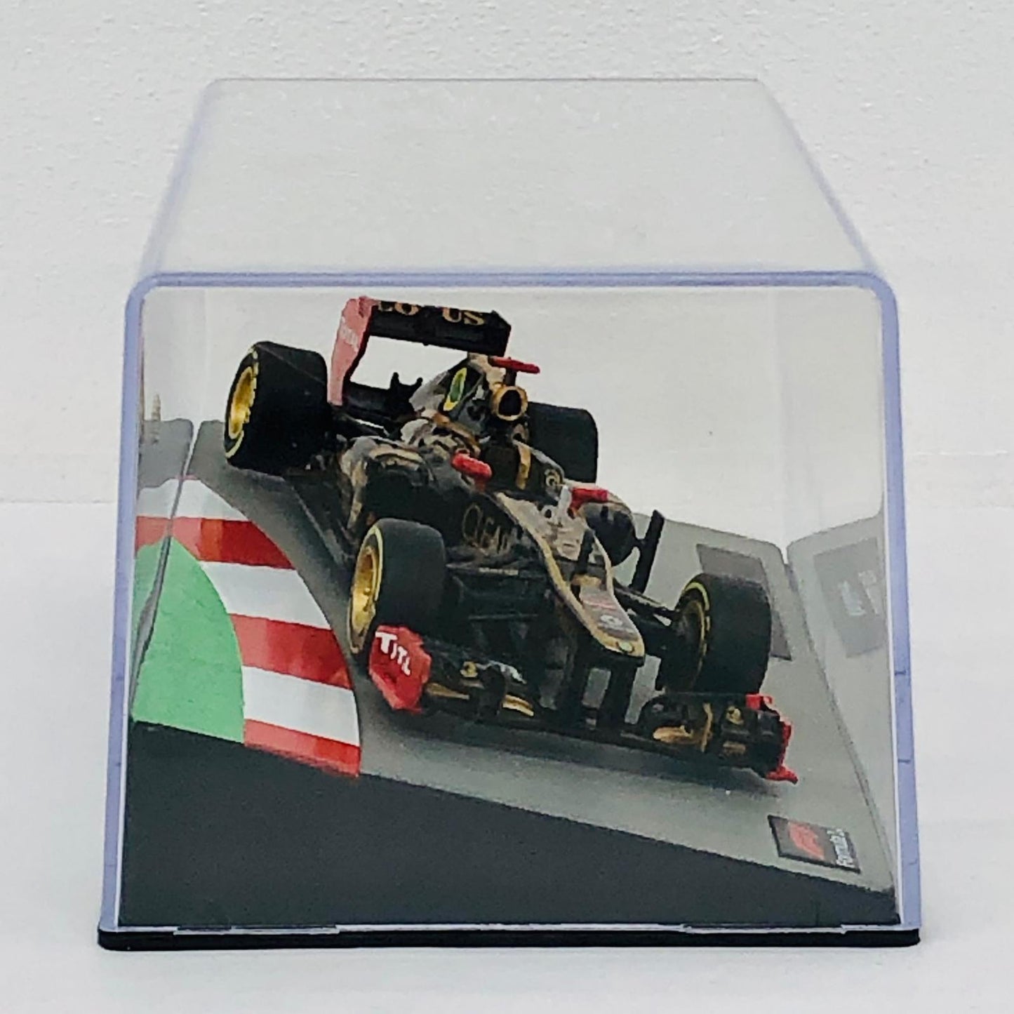 おもちゃ・玩具 [単品] 1/43 LOTUS E20 2012 CLEAR #9(ブラック×ゴールド) 「F1マシンコレクション全国版」 第87号同梱品 LOTUS E20 2012 CLEAR #9 1/43スケール 87【加古川物流】