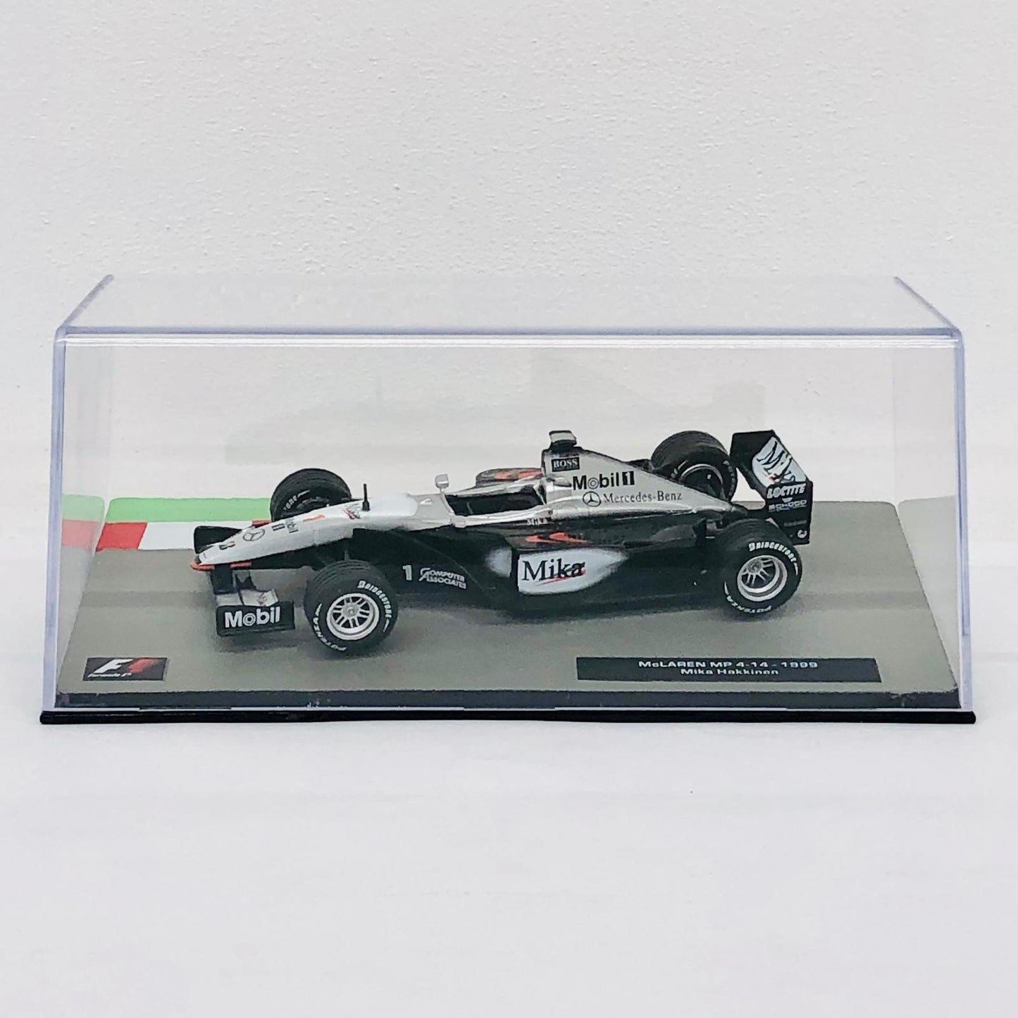 おもちゃ・玩具 [単品] 1/43 マクラーレン MP4-14 1999 BOSS #1(ブラック×シルバー×ホワイト) 「F1マシンコレクション全国版 14」 同梱品 マクラーレン MP4-14 1999 #1 1/43スケール 14【加古川物流】