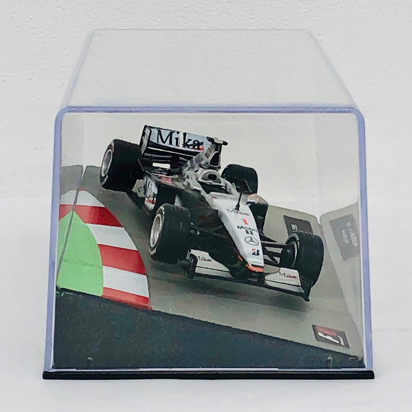 おもちゃ・玩具 [単品] 1/43 マクラーレン MP4-14 1999 BOSS #1(ブラック×シルバー×ホワイト) 「F1マシンコレクション全国版 14」 同梱品 マクラーレン MP4-14 1999 #1 1/43スケール 14【加古川物流】