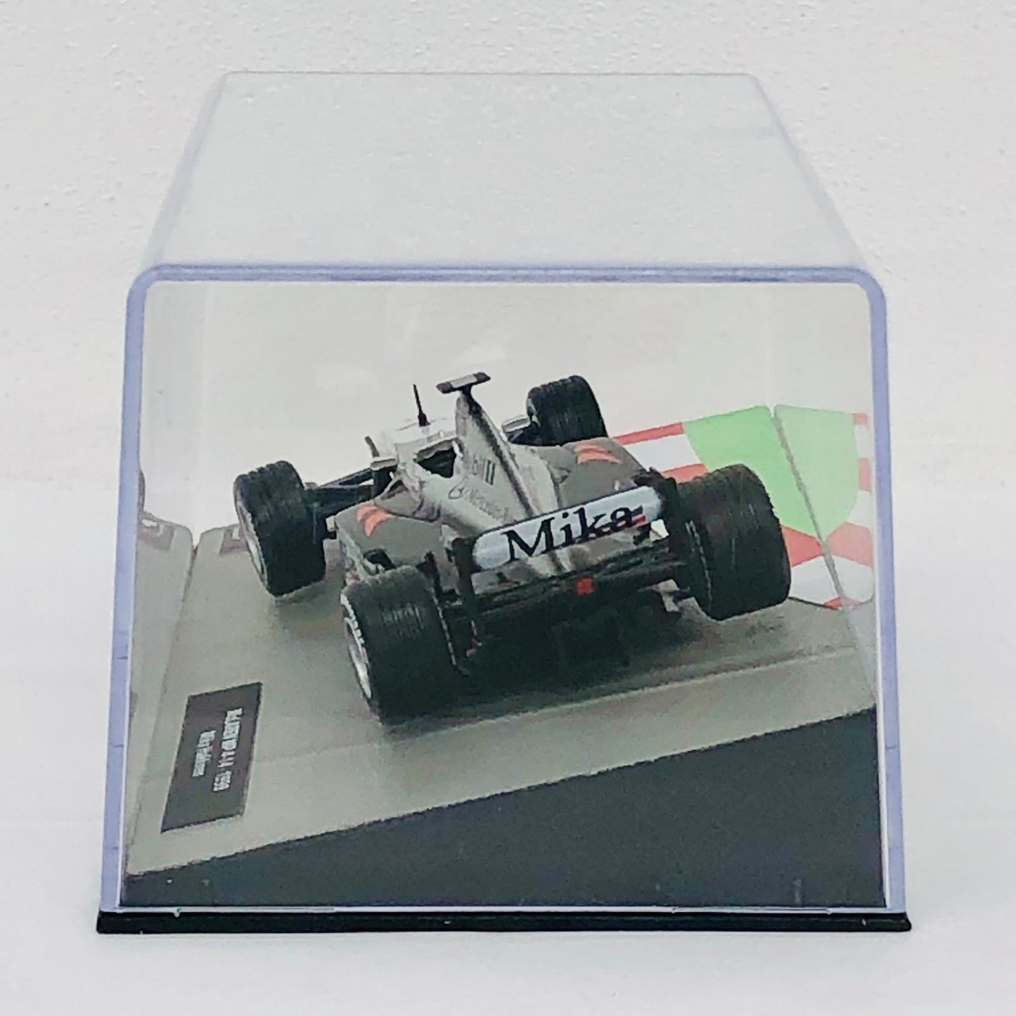 おもちゃ・玩具 [単品] 1/43 マクラーレン MP4-14 1999 BOSS #1(ブラック×シルバー×ホワイト) 「F1マシンコレクション全国版 14」 同梱品 マクラーレン MP4-14 1999 #1 1/43スケール 14【加古川物流】