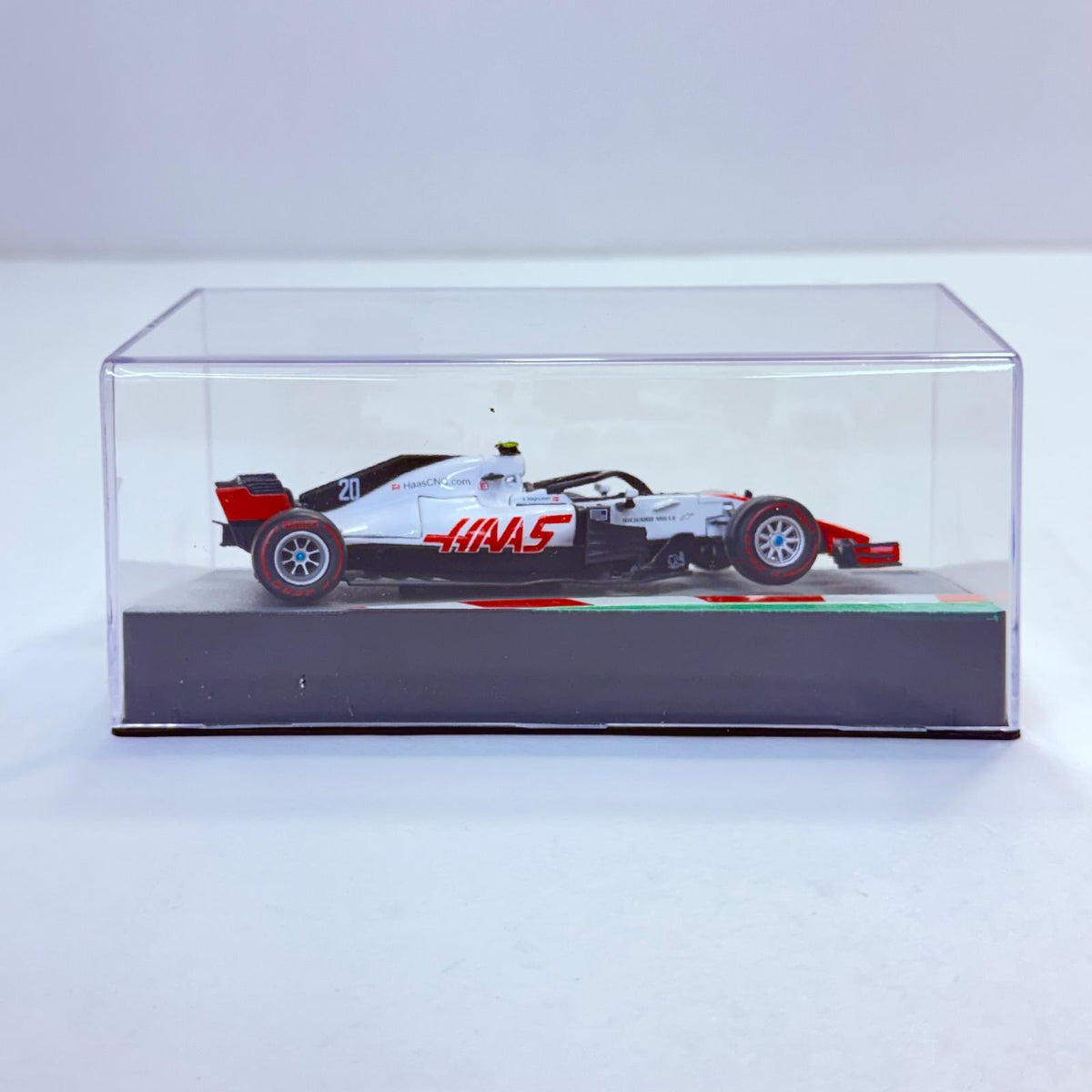 おもちゃ・玩具 [単品] 1/43 HAAS VF-18 #20 2018 ケビン・マグヌッセン(ホワイト×ブラック×レッド) 「F1マシンコレクション全国版 126」 同梱品 HAAS VF-18 #20 2018 第126号同梱品【加古川物流】