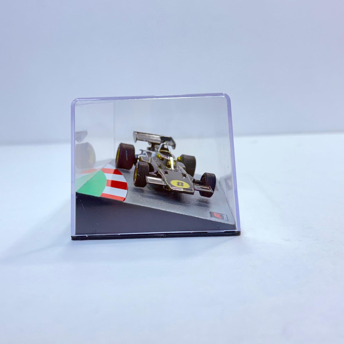 おもちゃ・玩具 [単品] 1/43 LOTUS 72D-1972 Emerson Fittipaldi Firestone #8(ブラック×ゴールド) 「F1マシンコレクション全国版」 第49号同梱品 LOTUS 72D-1972 Emerson Fittipaldi Firestone #8 1/43スケール 第49号同梱品【加古川物流】