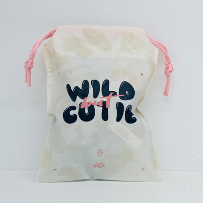 フィギュア Denim Cutie「CRYBABY Wild but Cutie Seriesビニールぬいぐるみペンダント」 POPMART Denim Cutie CRYBABY Wild but Cutie Series ビニールぬいぐるみペンダント【フィギュア】【加古川物流】