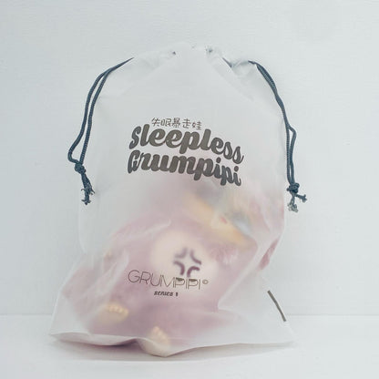 ぬいぐるみ QiQi 「 Sleepless GRUMPIPI ぬいぐるみペンダント 」 QiQi Sleepless GRUMPIPI ぬいぐるみペンダント【加古川物流】