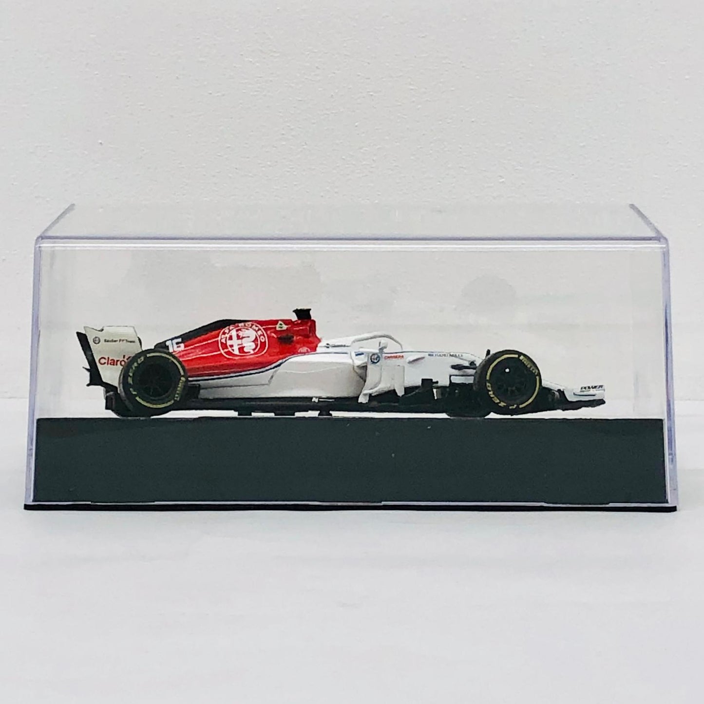 おもちゃ・玩具 [単品] SAUBER C37 2018 #16(ホワイト×レッド) 「F1マシンコレクション全国版 124」 同梱品 SAUBER C37 2018 #16 1/43スケール 124【加古川物流】