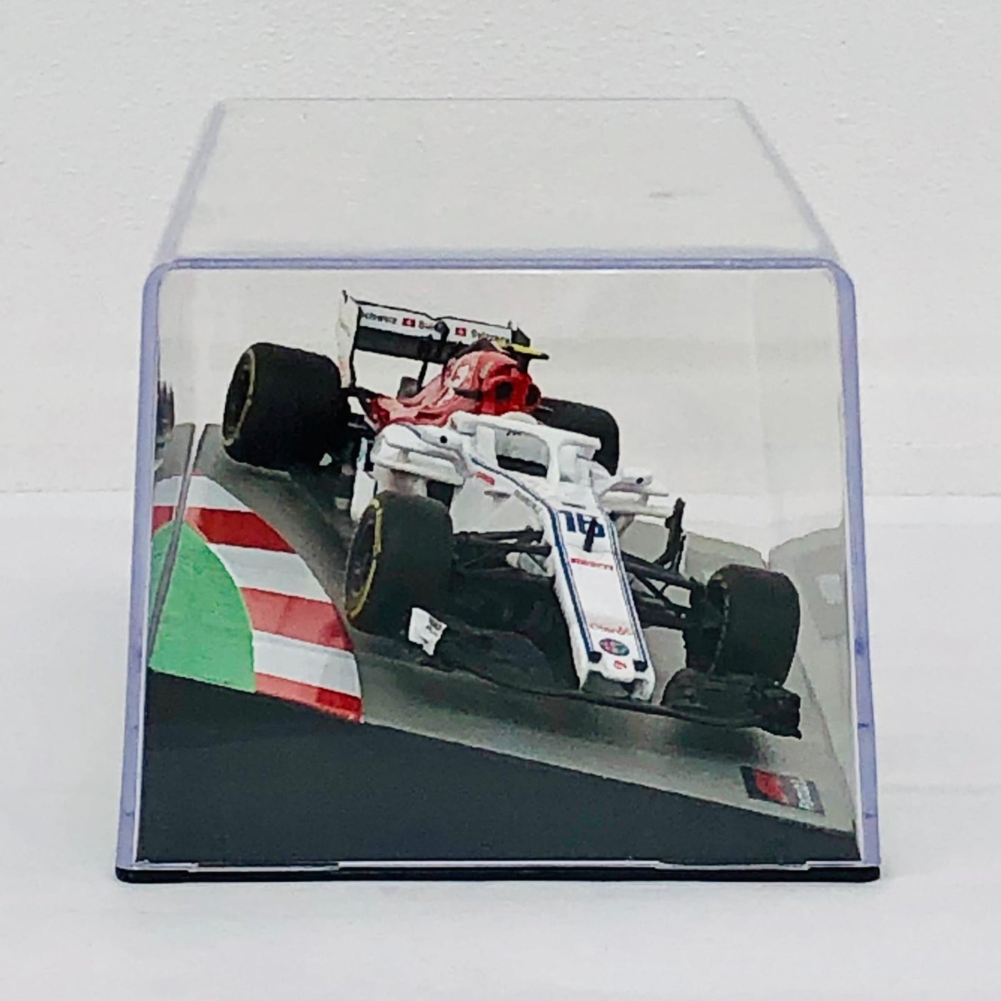 おもちゃ・玩具 [単品] SAUBER C37 2018 #16(ホワイト×レッド) 「F1マシンコレクション全国版 124」 同梱品 SAUBER C37 2018 #16 1/43スケール 124【加古川物流】