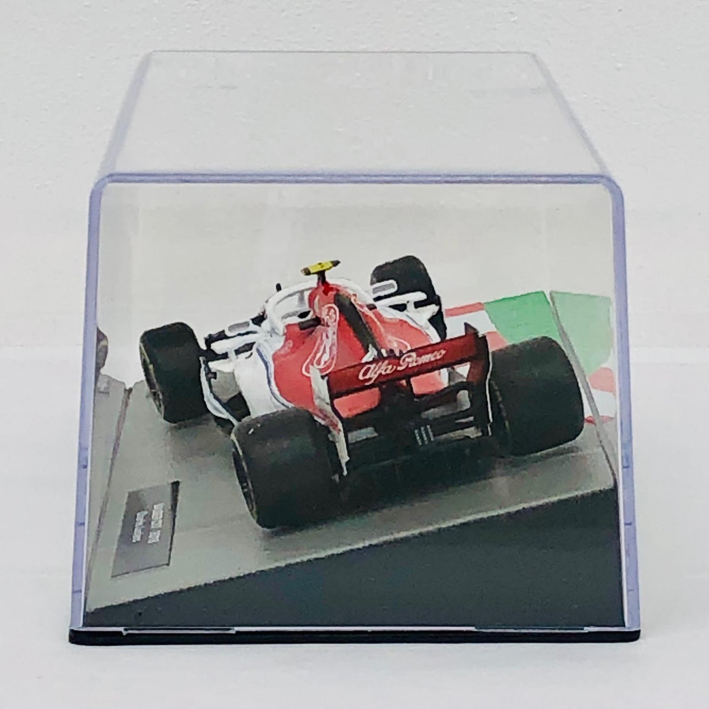おもちゃ・玩具 [単品] SAUBER C37 2018 #16(ホワイト×レッド) 「F1マシンコレクション全国版 124」 同梱品 SAUBER C37 2018 #16 1/43スケール 124【加古川物流】