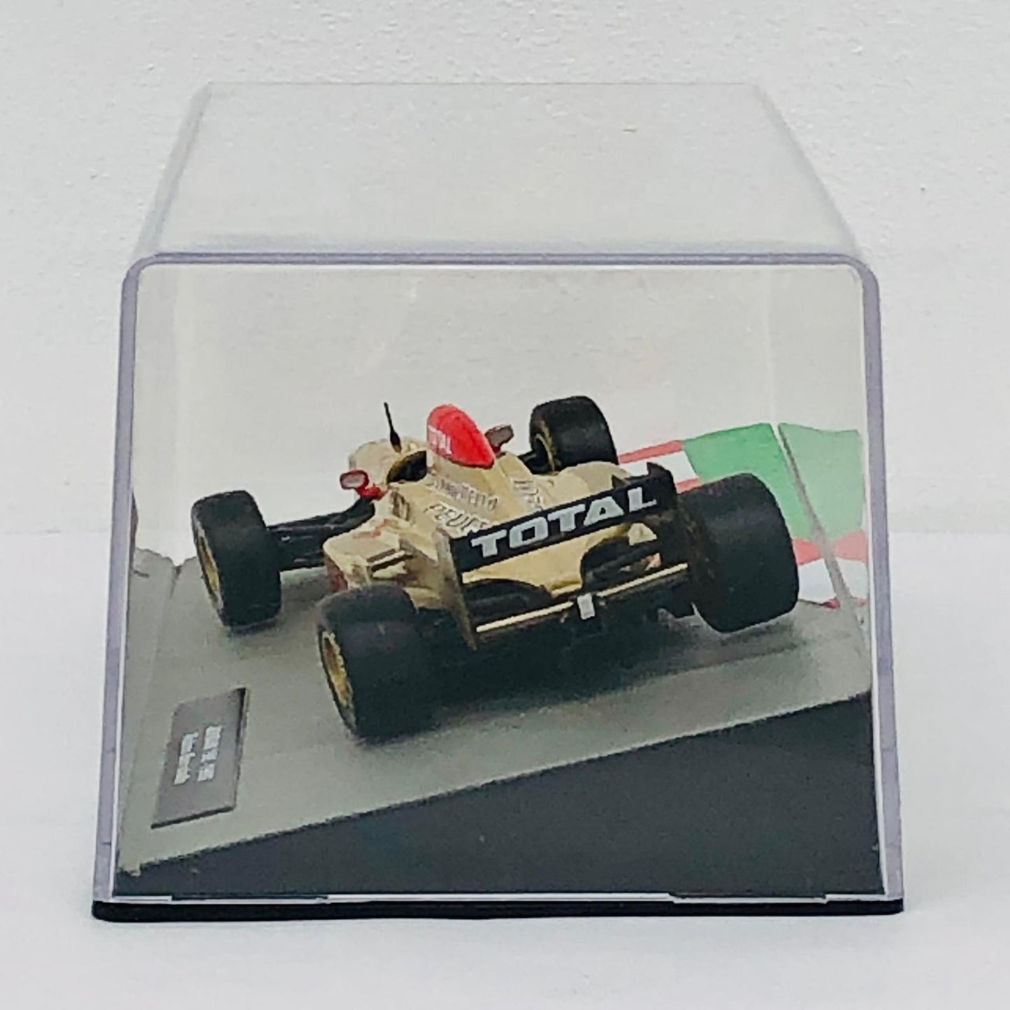 おもちゃ・玩具 [単品] 1/43 JORDAN 196 1996 #11 ルーベンス・バリチェロ(ゴールド×レッド) 「F1マシンコレクション全国版 103」 同梱品 JORDAN 196 1996 #11 1/43スケール 103【加古川物流】