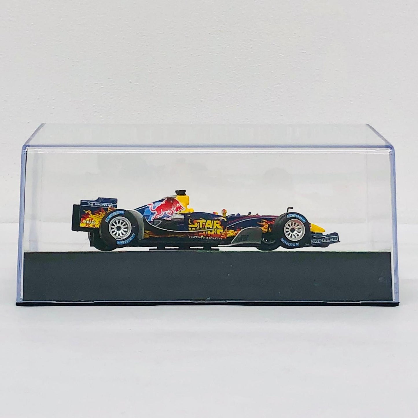 おもちゃ・玩具 [単品] 1/43 Red Bull RB1 2005 #15(ネイビー×イエロー×レッド) 「F1マシンコレクション全国版 146」 同梱品 Red Bull RB1 2005 #15 1/43スケール 146【加古川物流】