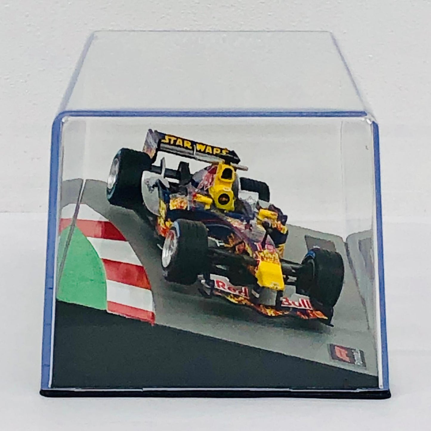 おもちゃ・玩具 [単品] 1/43 Red Bull RB1 2005 #15(ネイビー×イエロー×レッド) 「F1マシンコレクション全国版 146」 同梱品 Red Bull RB1 2005 #15 1/43スケール 146【加古川物流】
