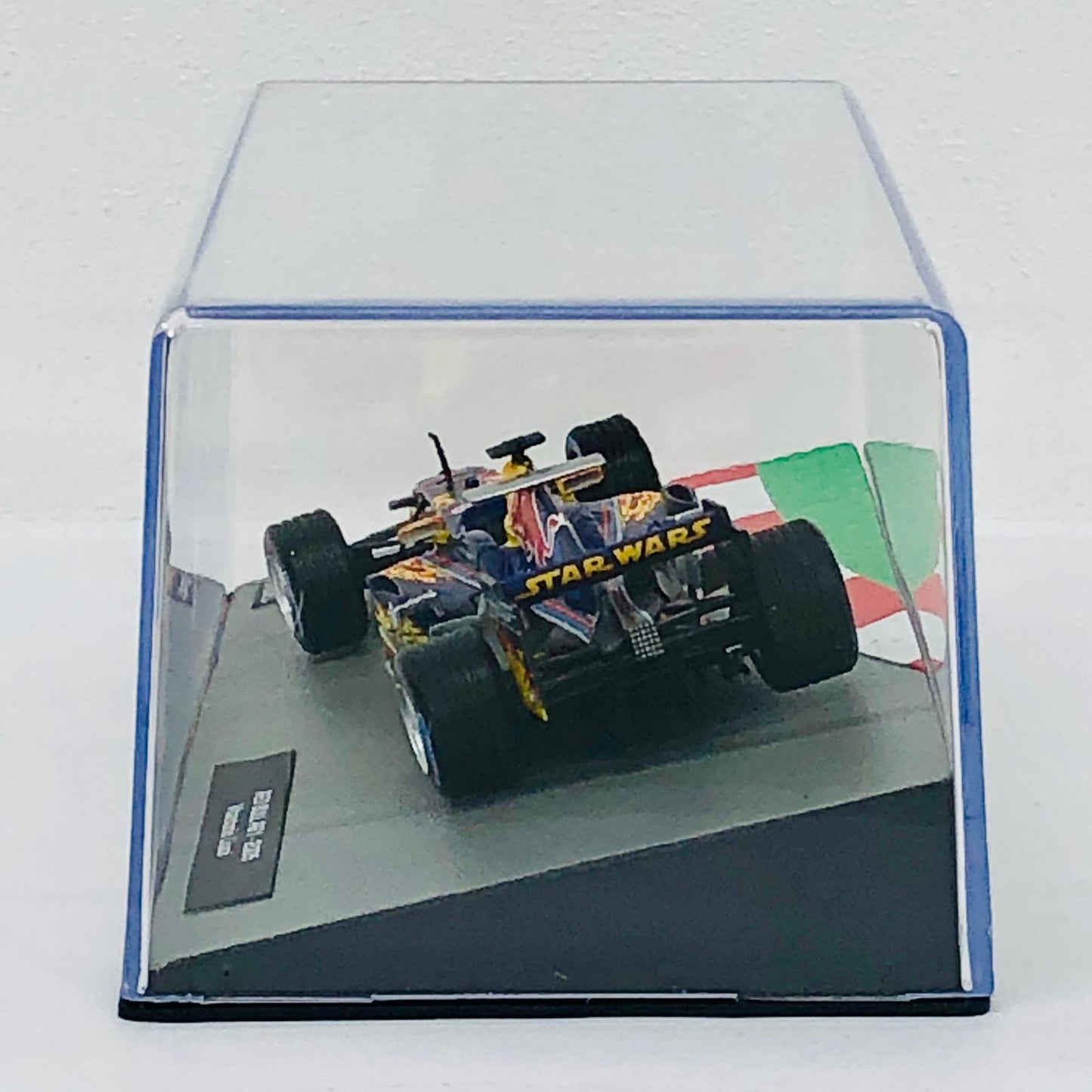 おもちゃ・玩具 [単品] 1/43 Red Bull RB1 2005 #15(ネイビー×イエロー×レッド) 「F1マシンコレクション全国版 146」 同梱品 Red Bull RB1 2005 #15 1/43スケール 146【加古川物流】