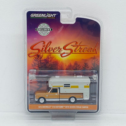 おもちゃ・玩具 グリーンライト 1970 Chevrolet C10 Cheyenne with Silver Streak Camper 1970 Chevrolet C10 Silver Streak【加古川物流】