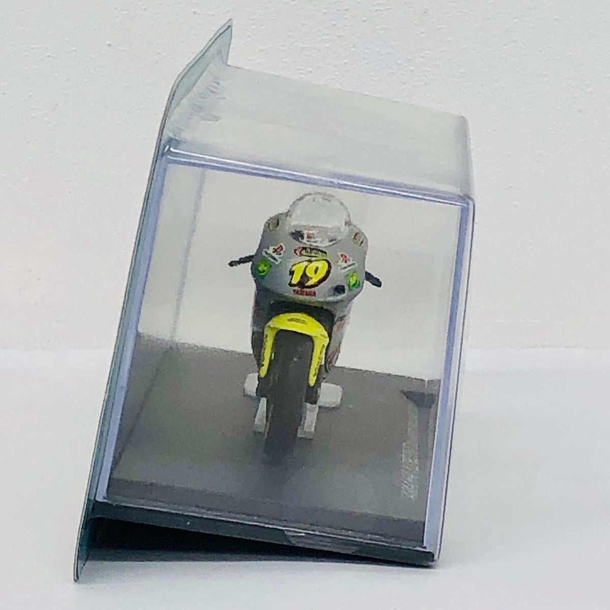 おもちゃ・玩具 [単品] 1/24 YAMAHA YZR250 OLIVIER JACQUE 2000(レッド) 「隔週刊チャンピオン・バイク・コレクション No.29」 同梱品 YAMAHA YZR250【加古川物流】