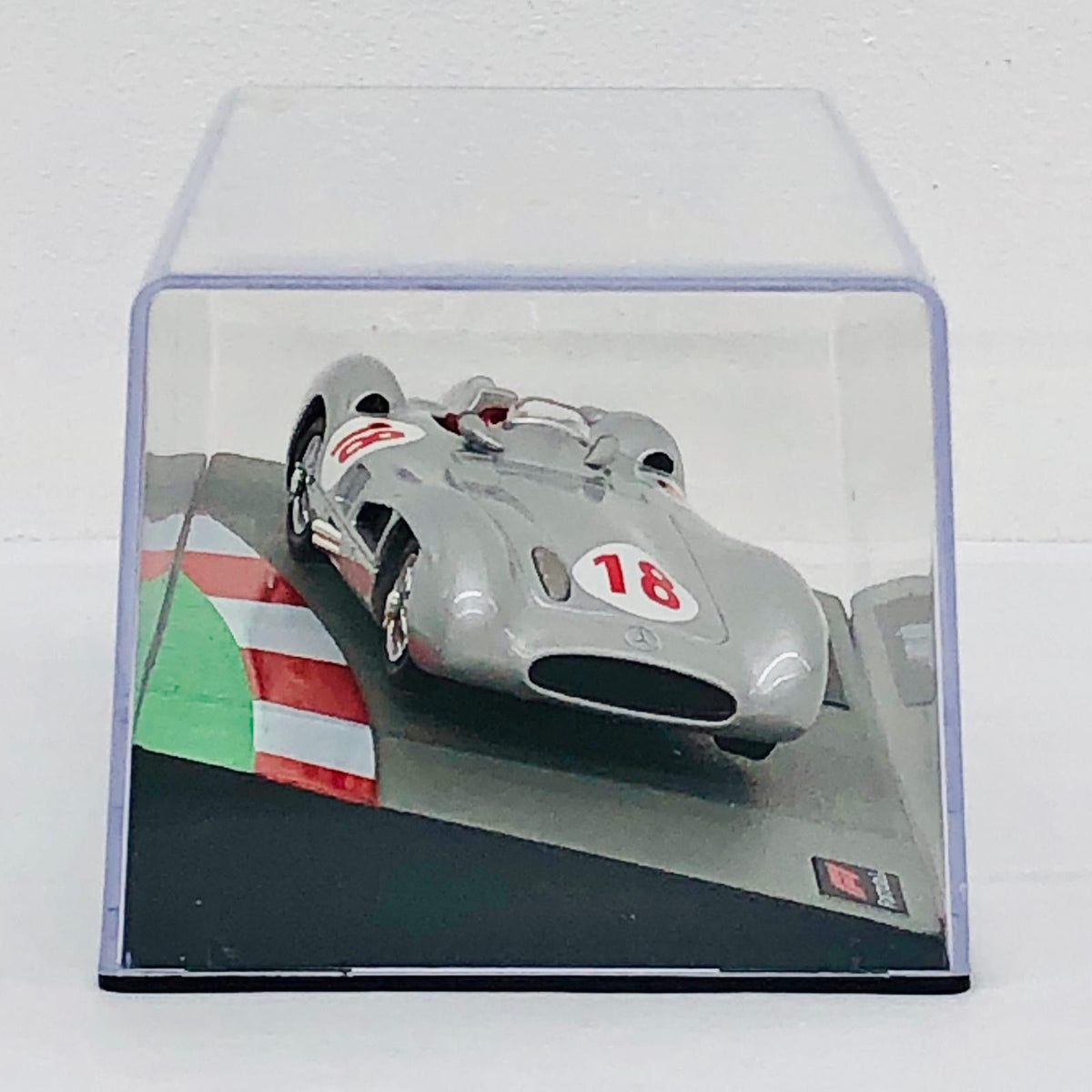 おもちゃ・玩具 [単品] 1/43 MERCEDES W196 1955 Juan Manual Fangio #18(シルバー) 「F1マシンコレクション全国版 58」 同梱品 MERCEDES W196 1955 Juan Manual Fangio 1/43スケール【加古川物流】