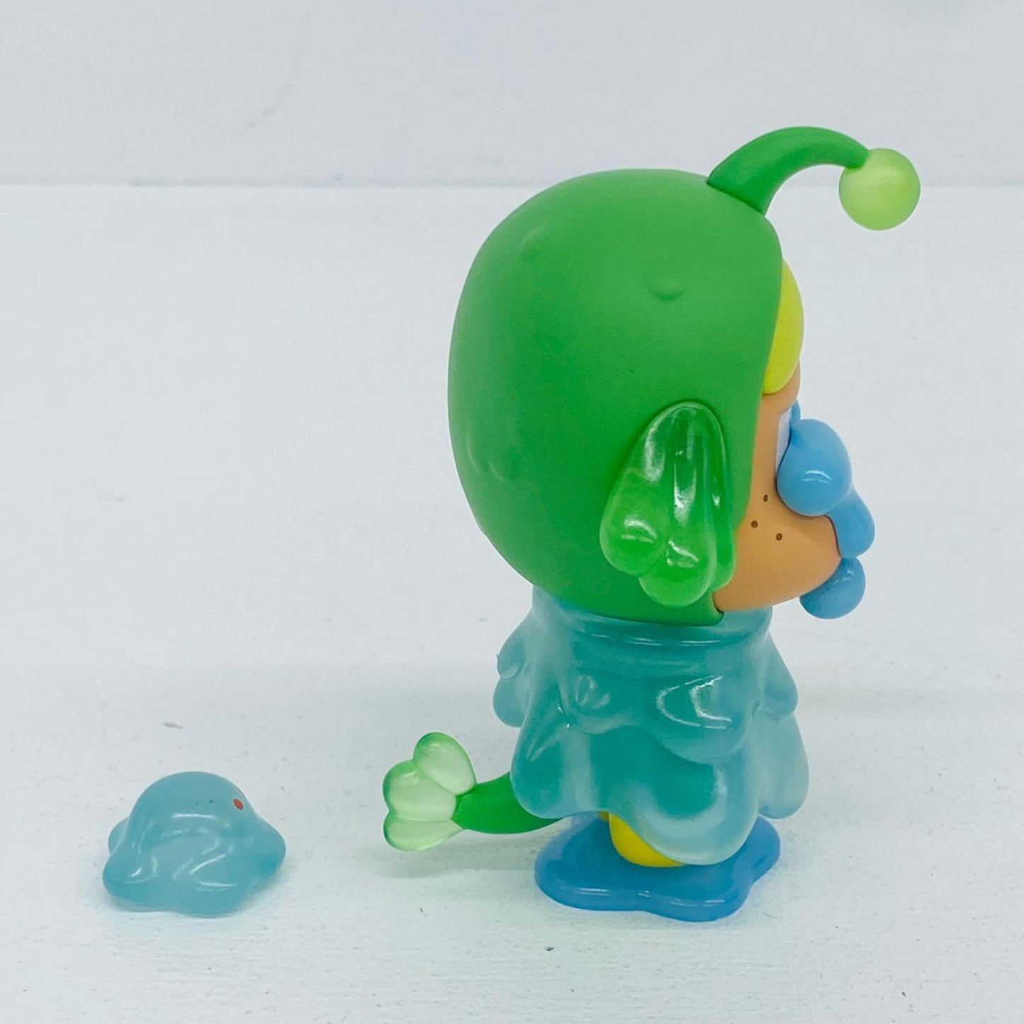 フィギュア SEA MONSTER 「POPMART Crybaby Monster Tears シリーズ」 SEA MONSTER Crybaby Monster Tears シリーズ【フィギュア】【加古川物流】