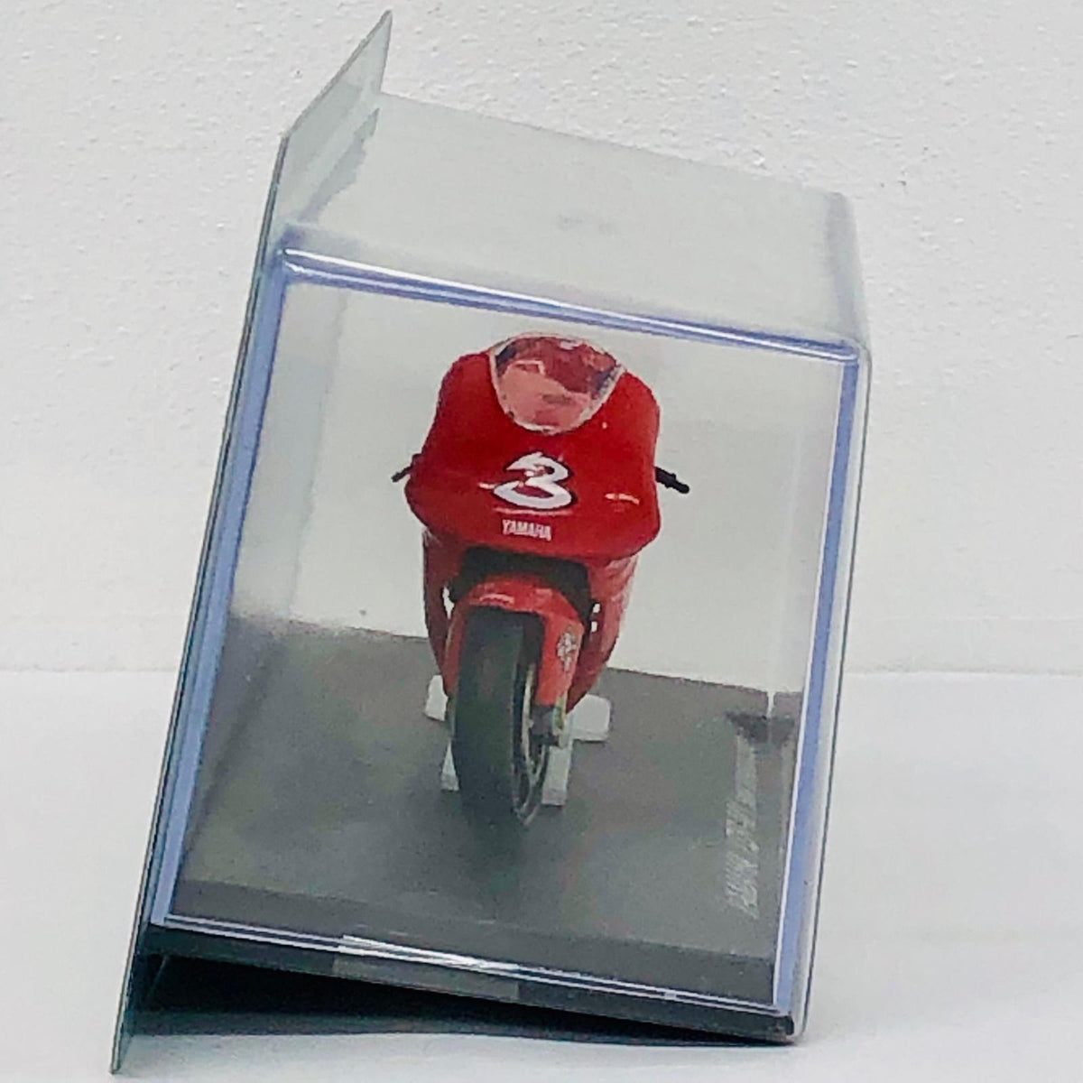 おもちゃ・玩具 [単品] 1/24 YAMAHA YZR-M1 #3 MAX BIAGGI 2002(レッド) 「隔週刊チャンピオン・バイク・コレクション No.10」 同梱品 YAMAHA YZR-M1 #3 MAX BIAGGI 2002 1/24スケール【加古川物流】
