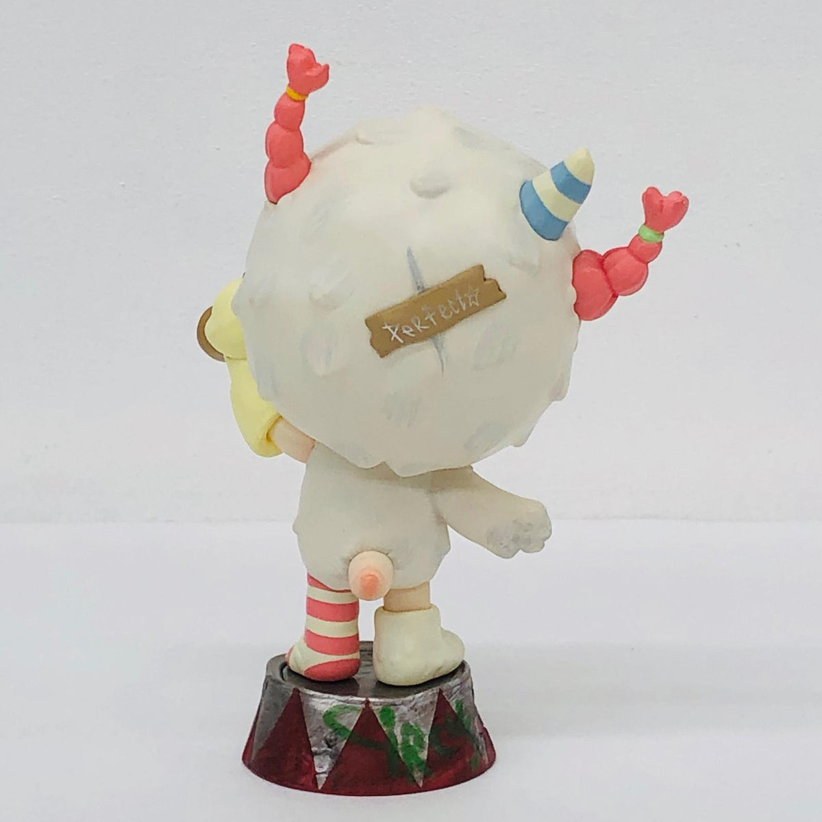 フィギュア Joyful Honks 「POPMART Celebrating the Moment POP MART 15t Joyful Honks Celebrating the Moment POP MART 15th Anniversary シリーズ【フィギュア】【加古川物流】