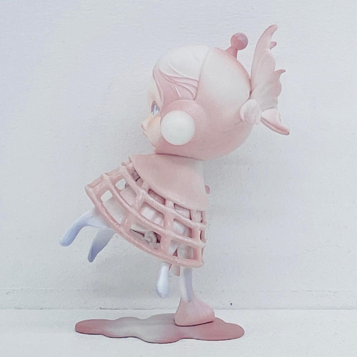 フィギュア Being a Butterfly 「POPMART SKULLPANDA The Paradox シリー Being a Butterfly SKULLPANDA The Paradox シリーズ【フィギュア】【加古川物流】