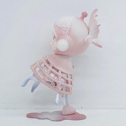 フィギュア Being a Butterfly 「POPMART SKULLPANDA The Paradox シリー Being a Butterfly SKULLPANDA The Paradox シリーズ【フィギュア】【加古川物流】