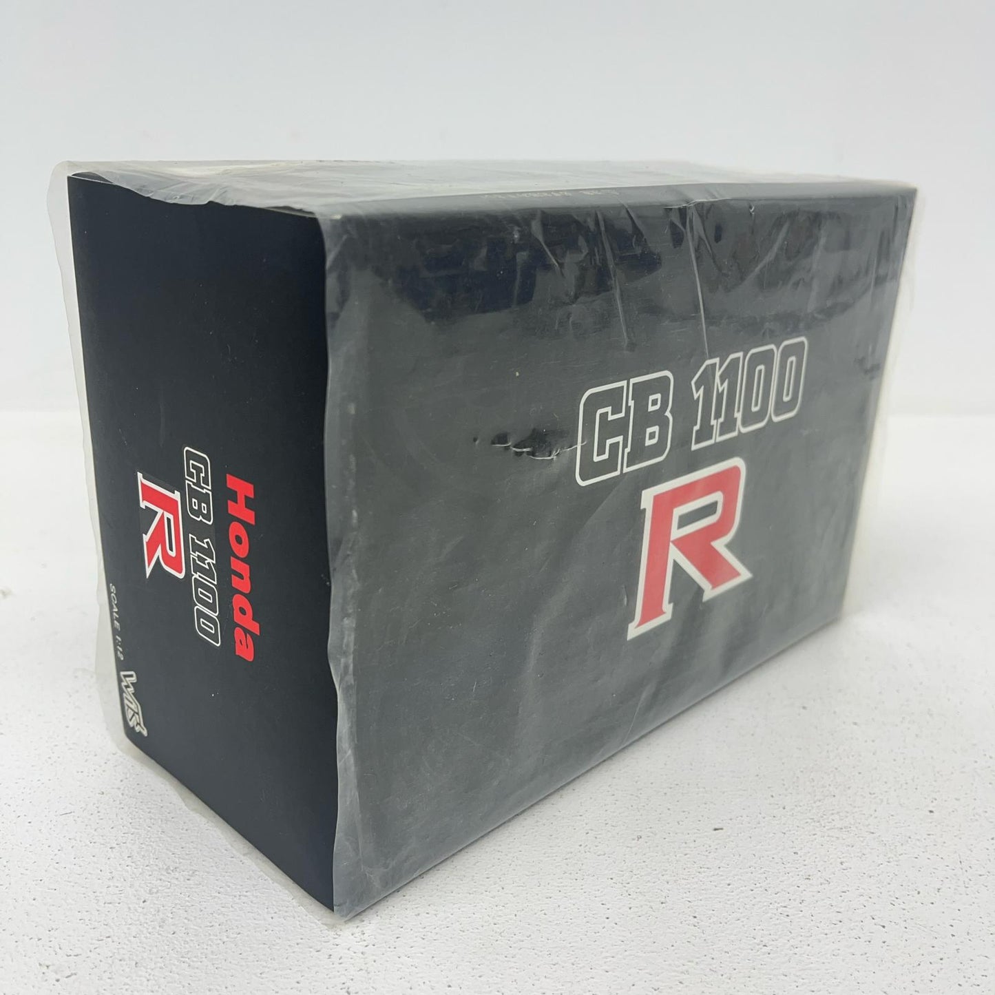 おもちゃ・玩具 1/12 HONDA CB1100RD(レッド×ホワイト×ブルー) [BH121] HONDA CB1100RD【加古川物流】