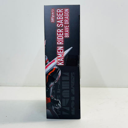 フィギュア S.H.Figuarts仮面ライダーセイバーブレイブドラゴン「仮面ライダーセイバー」 仮面ライダーセイバーブレイブドラゴン S.H.Figuarts【フィギュア】【加古川物流】