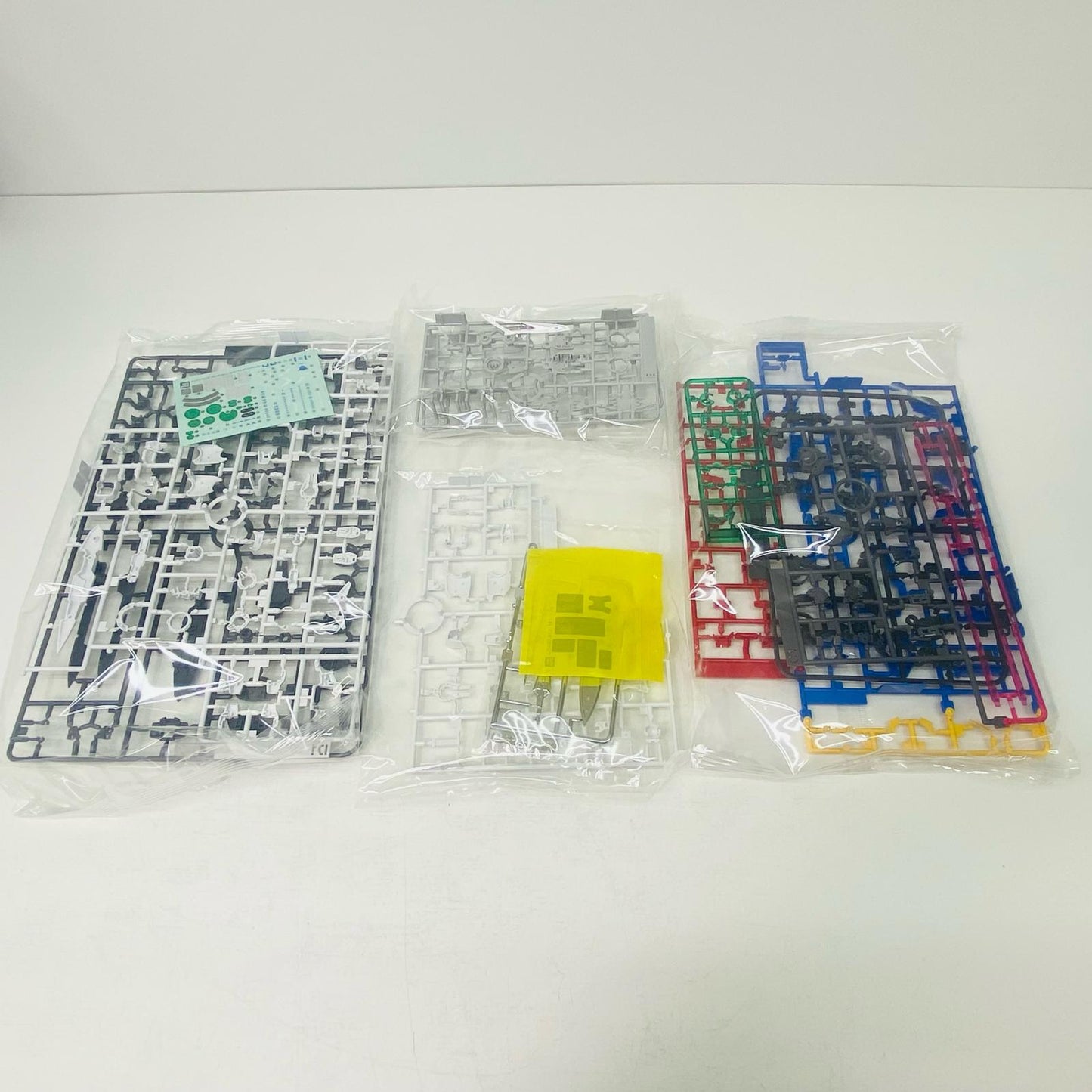 プラモデル 1/144RGGN-001ガンダムエクシア「機動戦士ガンダム00(ダブルオー)」[5061600] GN-001ガンダムエクシア RG 5061600【加古川物流】