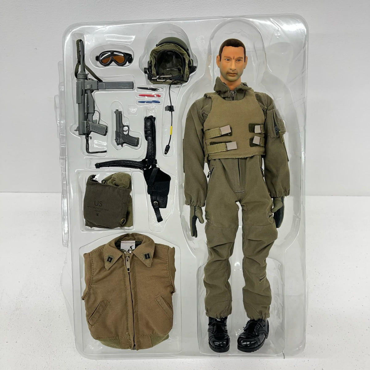 フィギュア ホットトイズ 1/6スケール CVC U.S.ARMY COMBAT VEHICLE CREW【フィギュア】【加古川物流】
