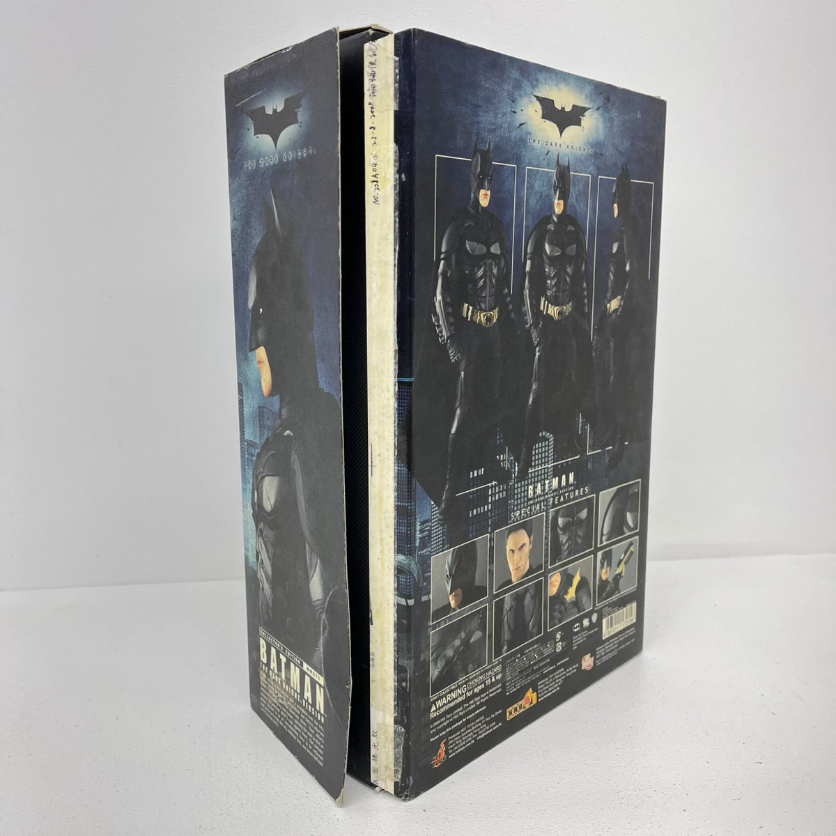 フィギュア バットマン(新コスチューム版) 「ダークナイト」 ムービー・マスターピース 1/6 バットマン ムービー・マスターピース【フィギュア】【加古川物流】