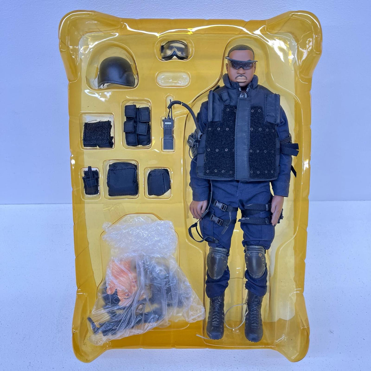 フィギュア ホットトイズ・ミリタリー S.W.A.T.(Version 3.0 Male Version) 1/6 完成品【フィギュア】【加古川物流】