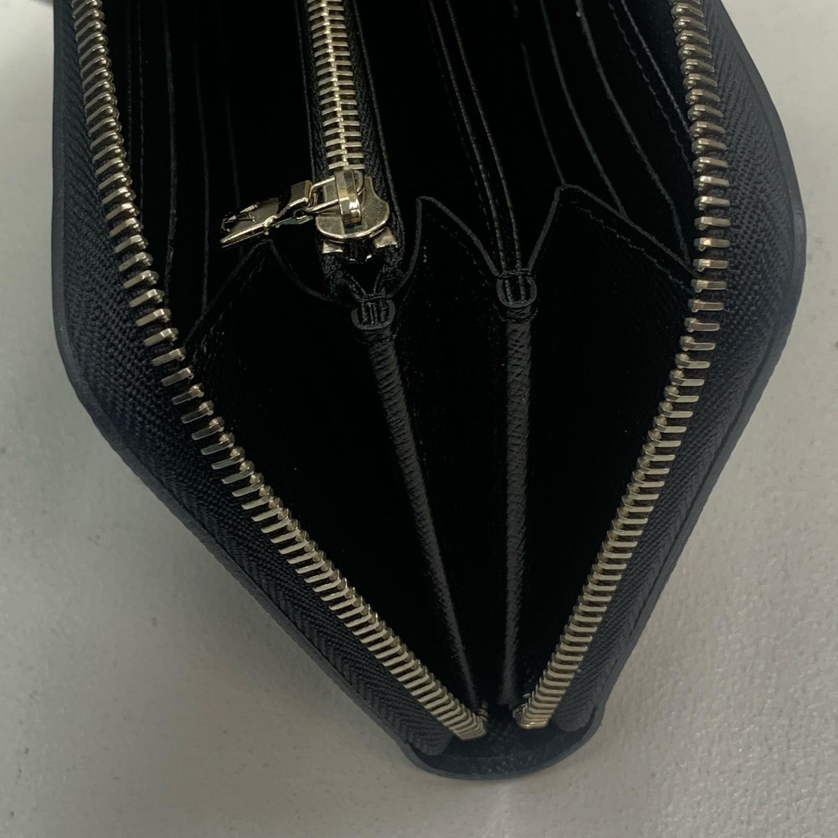LOUIS VUITTON | ルイ・ヴィトン ジッピーウォレット 長財布 ブラック【加古川物流】