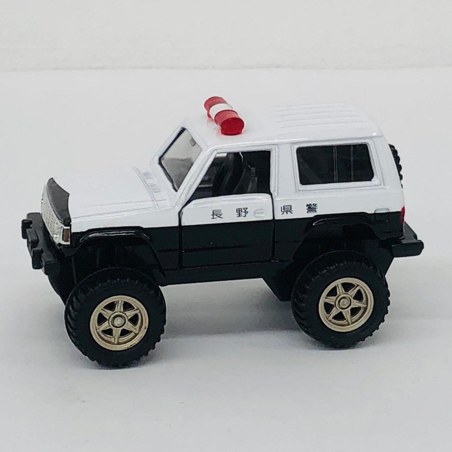 フィギュア TL0127日産セドリックワゴンパトロールカー(ブラック×ホワイト)「トミカリミテッド」[363453] 日産セドリックワゴンパトロールカー(ブラック×ホワイト) 363453【フィギュア】【加古川物流】