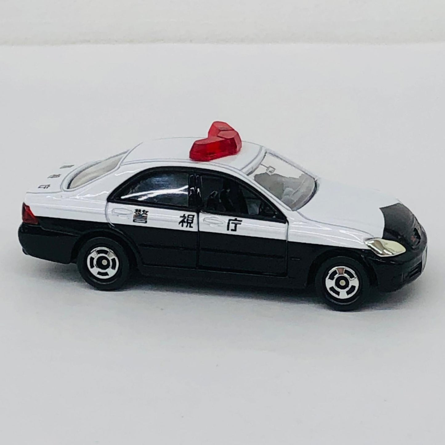 おもちゃ・玩具 1/63トヨタクラウンパトロールカー(ホワイト×ブラック/赤箱)「トミカNo.110」 トヨタクラウンパトロールカー(ホワイト×ブラック/赤箱) 赤箱 ''1/63【加古川物流】