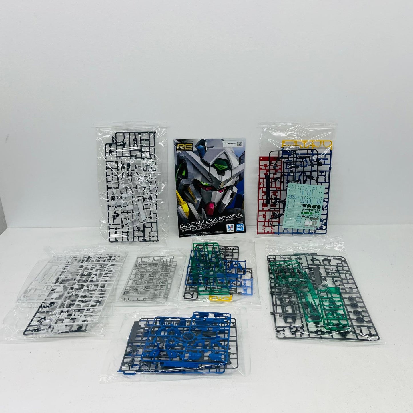プラモデル 1/144RGガンダムエクシアリペアIV「劇場版機動戦士ガンダム00(ダブルオー)-AwakeningoftheTrailblazer-」プレミアムバンダイ限定[5072572] ガンダムエクシアリペアIV RG プレミアムバンダイ限定 5072572【加古川物流】