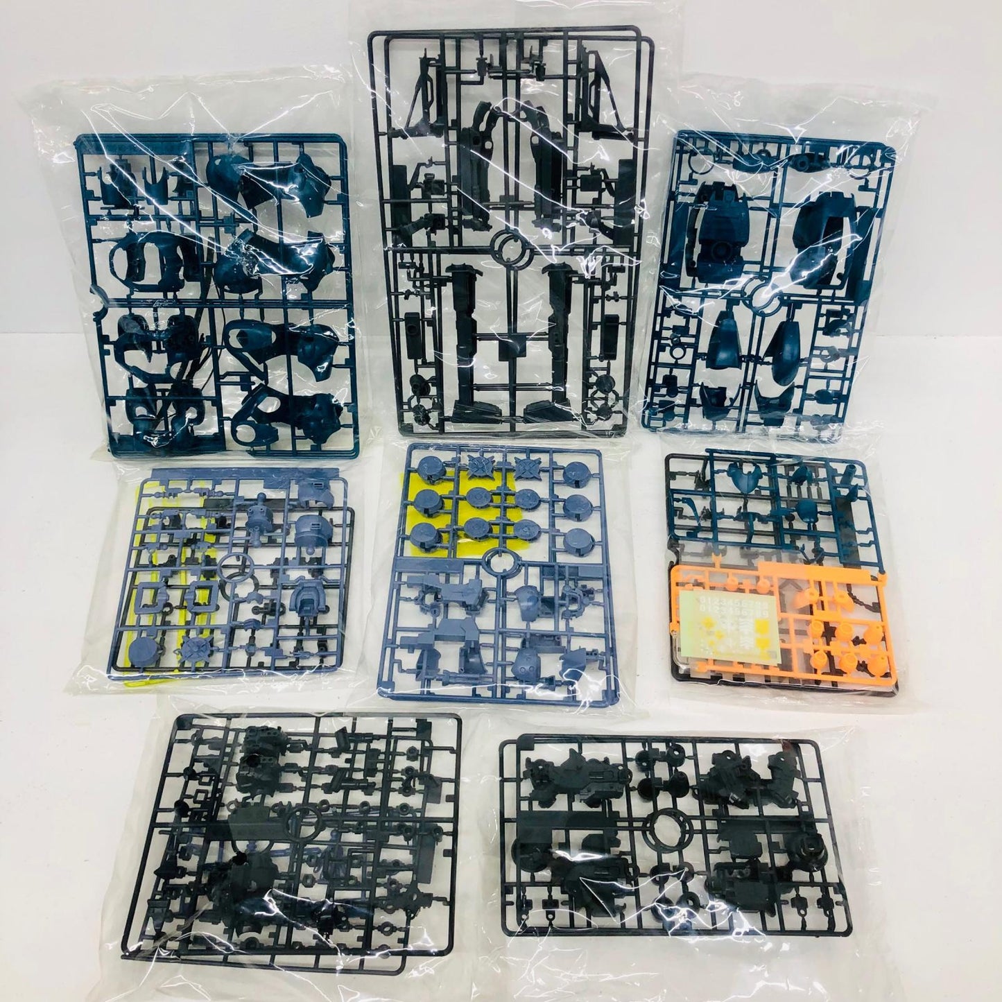 プラモデル 1/100MGMS-18Eケンプファー「機動戦士ガンダム0080ポケットの中の戦争」[0100366] MS-18Eケンプファー MG 100366【加古川物流】