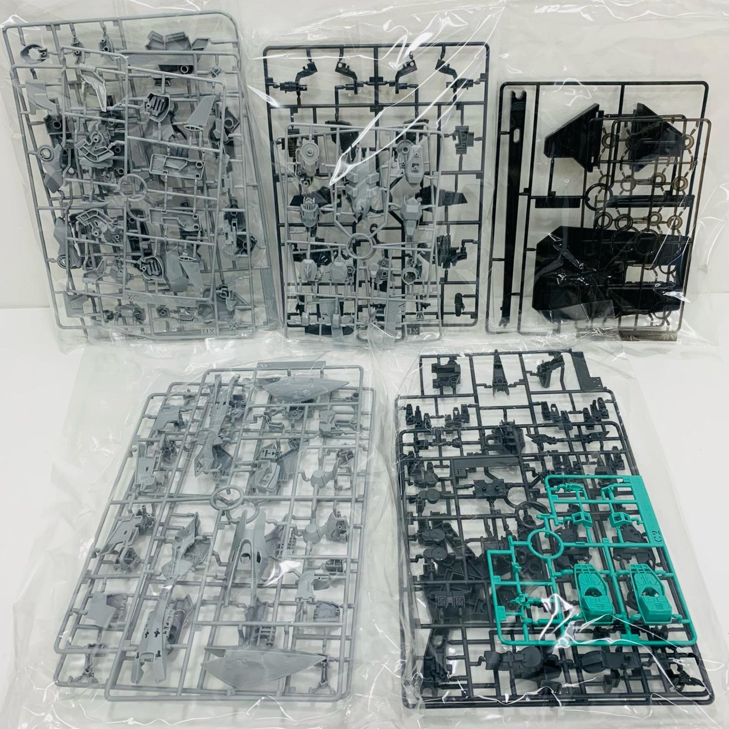 プラモデル 1/144HGアリュゼウス「機動戦士ガンダム閃光のハサウェイ」[5072030] アリュゼウス HG 5072030【加古川物流】