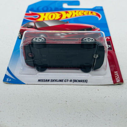 おもちゃ・玩具 1/64 NISSAN SKYLINE GT-R BCNR33(レッド) 「Hot Wheels NISSAN」 [FYD17] NISSAN SKYLINE GT-R BCNR33(レッド) 1/64スケール【加古川物流】