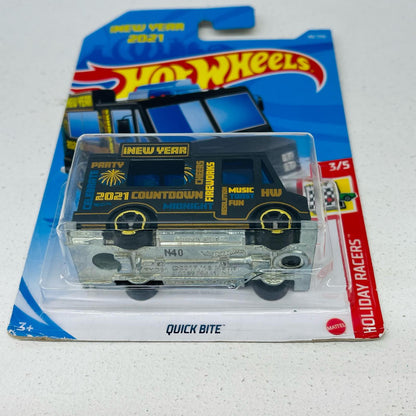 おもちゃ・玩具 1/64 QUICK BITE(ブラック×ブルー×イエロー) 「Hot Wheels HOLIDAY RACERS」 [GRY78] QUICK BITE(ブラック×ブルー×イエロー) 1/64スケール【加古川物流】