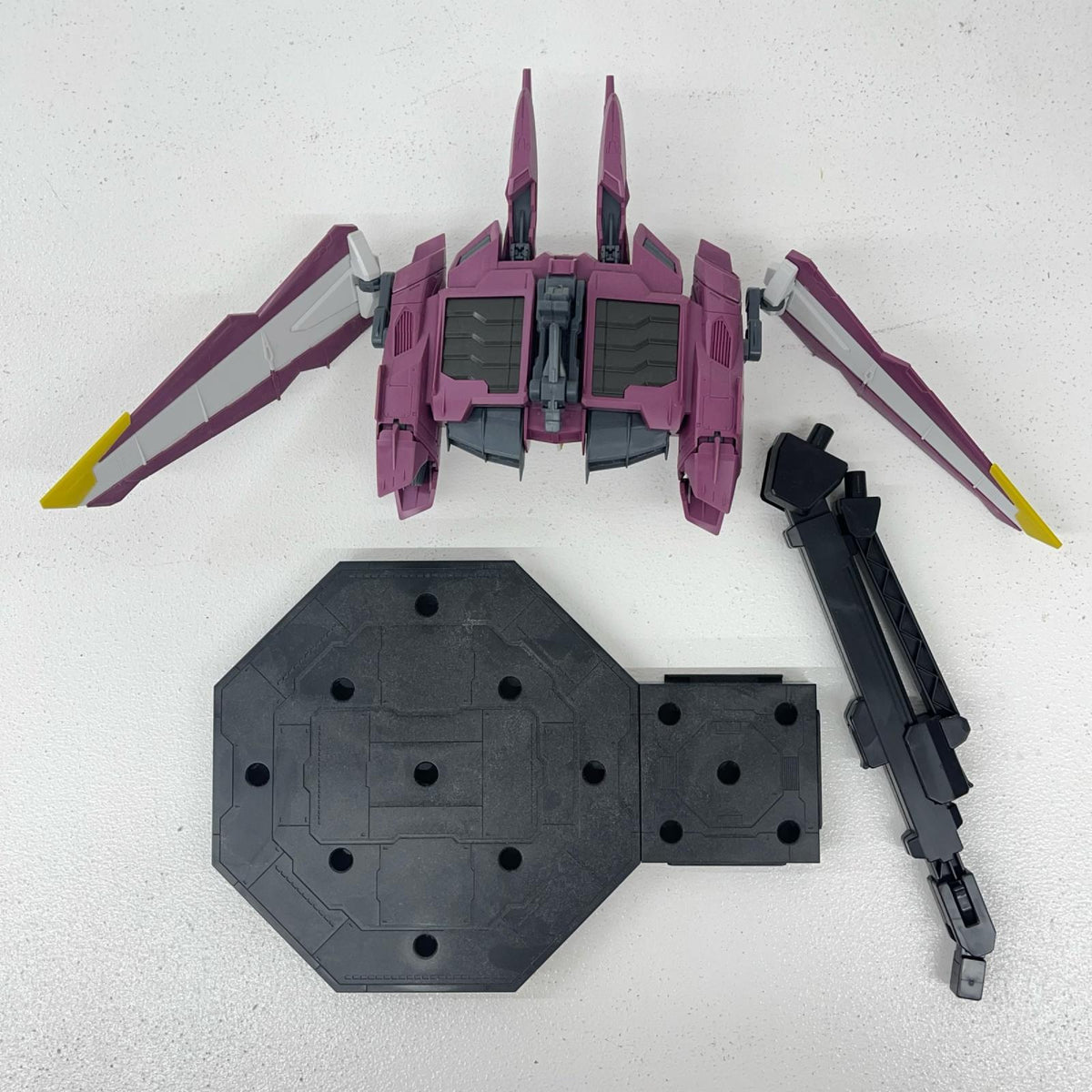 プラモデル 1/100MGZGMF-X09Aジャスティスガンダム「機動戦士ガンダムSEED」[5063150] MG 5063150【加古川物流】
