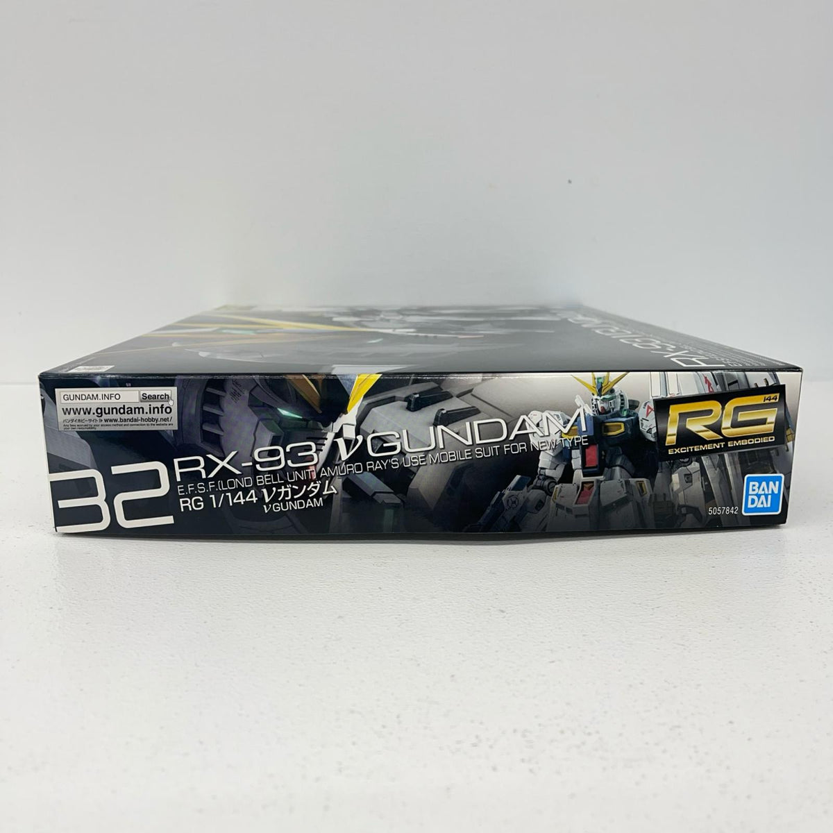 プラモデル 1/144RGRX-93νガンダム「機動戦士ガンダム逆襲のシャア」[5057842] RG 5057842【加古川物流】