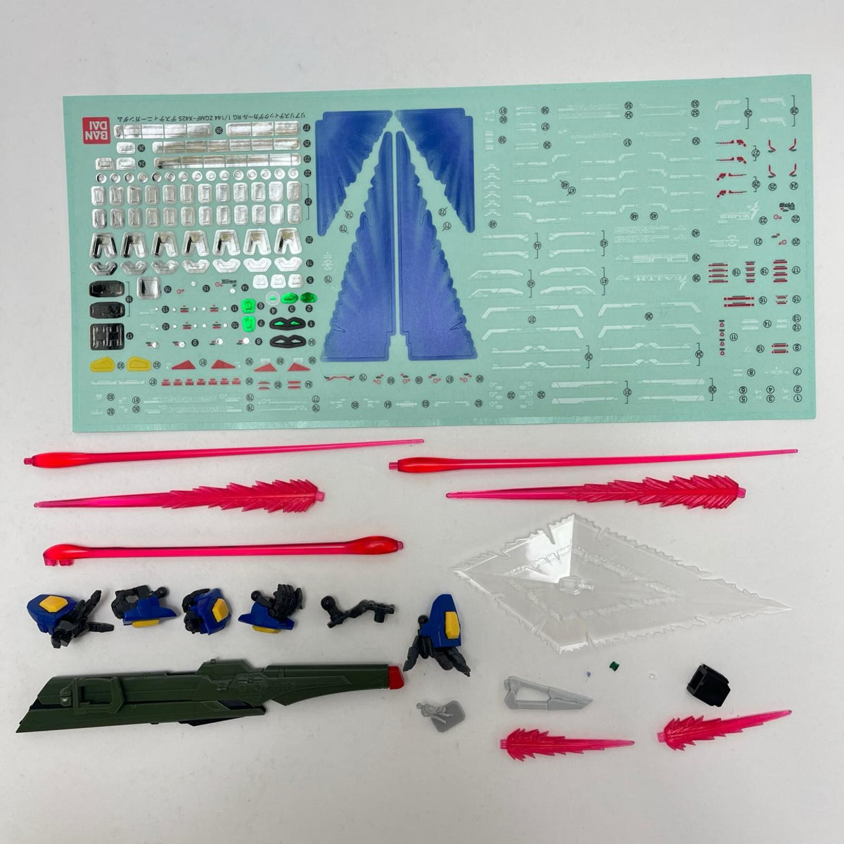 プラモデル 1/144RGZGMF-X42Sデスティニーガンダム「機動戦士ガンダムSEEDDESTINY」[5061616] ZGMF-X42S デスティニーガンダム RG 5061616【加古川物流】