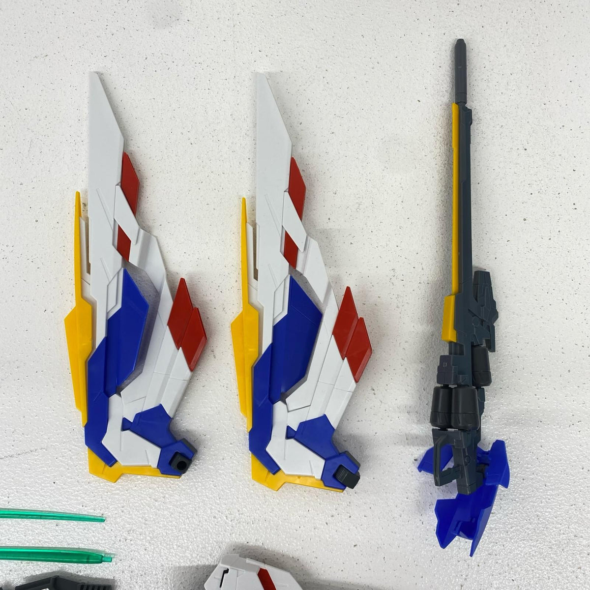 プラモデル 1/100MGXXXG-01WウイングガンダムEW版「新機動戦記ガンダムWEndlessWaltz敗者たちの栄光」[5064096] MGXXXG-01WウイングガンダムEW版 MG 5064096【加古川物流】