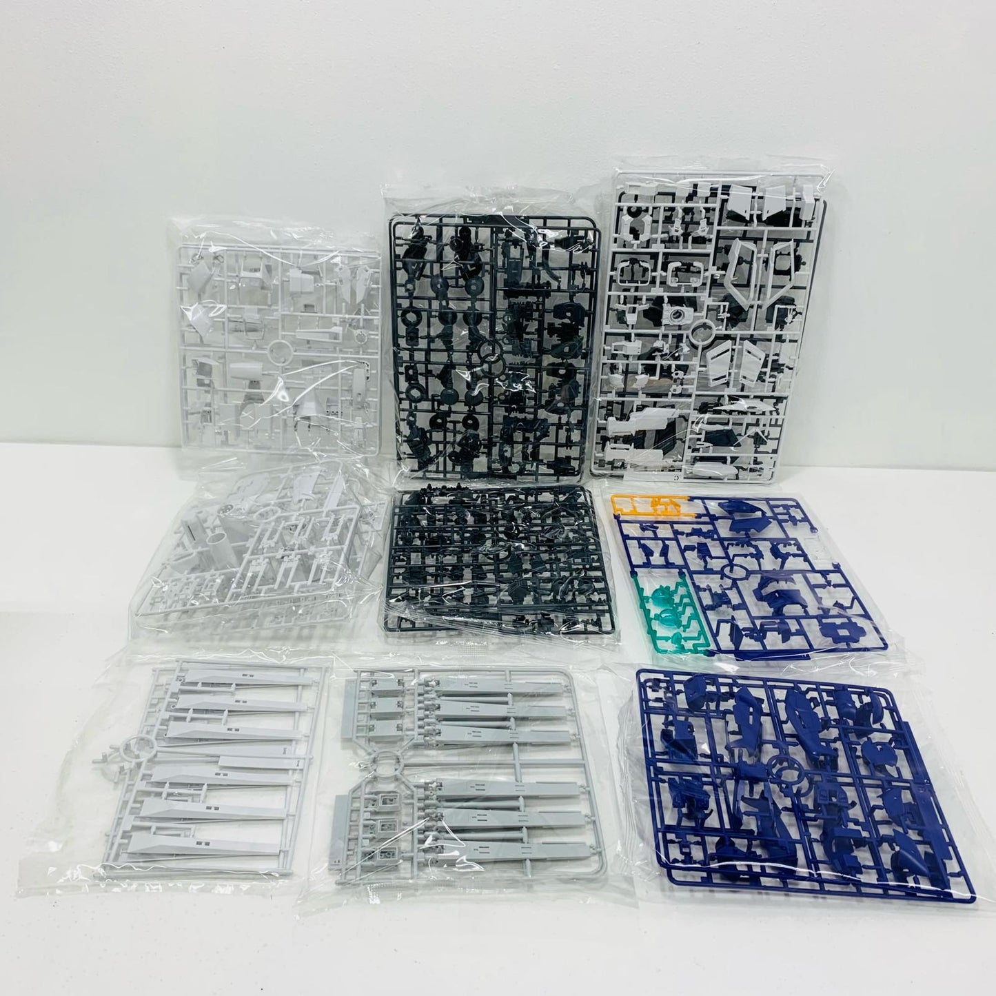 プラモデル 1/100MGRX-93-ν2Hi-νガンダムVer.Ka「機動戦士ガンダム逆襲のシャアベルトーチカ・チルドレン」[5061591] RX-93-ν2Hi-νガンダムVer.Ka MG 5061591【加古川物流】