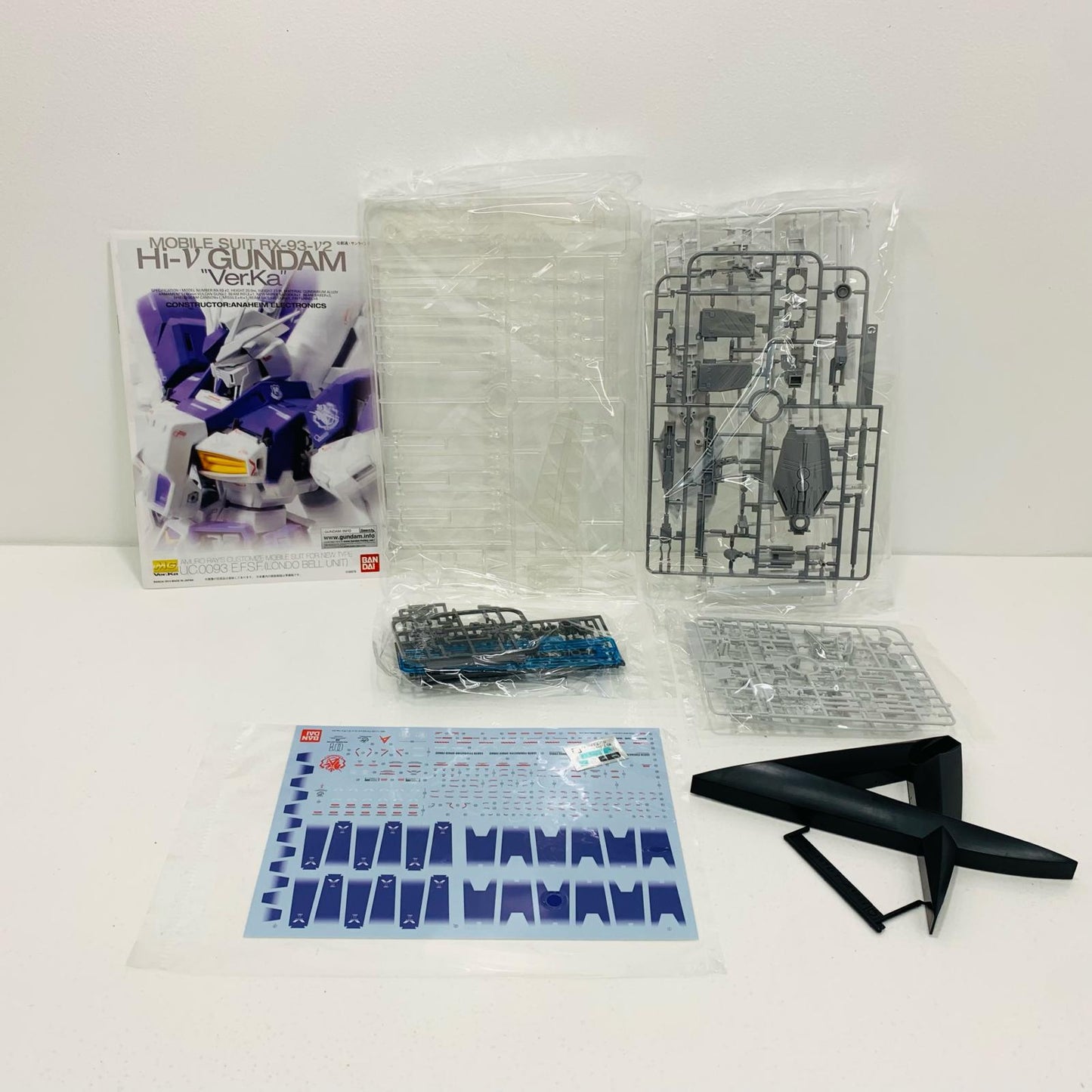 プラモデル 1/100MGRX-93-ν2Hi-νガンダムVer.Ka「機動戦士ガンダム逆襲のシャアベルトーチカ・チルドレン」[5061591] RX-93-ν2Hi-νガンダムVer.Ka MG 5061591【加古川物流】