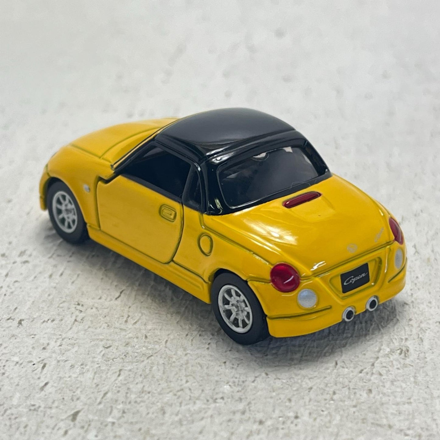 フィギュア 1/54 TL0030 ダイハツ コペン(イエロー×ブラック) 「トミカリミテッド」 [654292] TL0030 ダイハツ コペン(イエロー×ブラック) ''1/54 654292【フィギュア】【加古川物流】