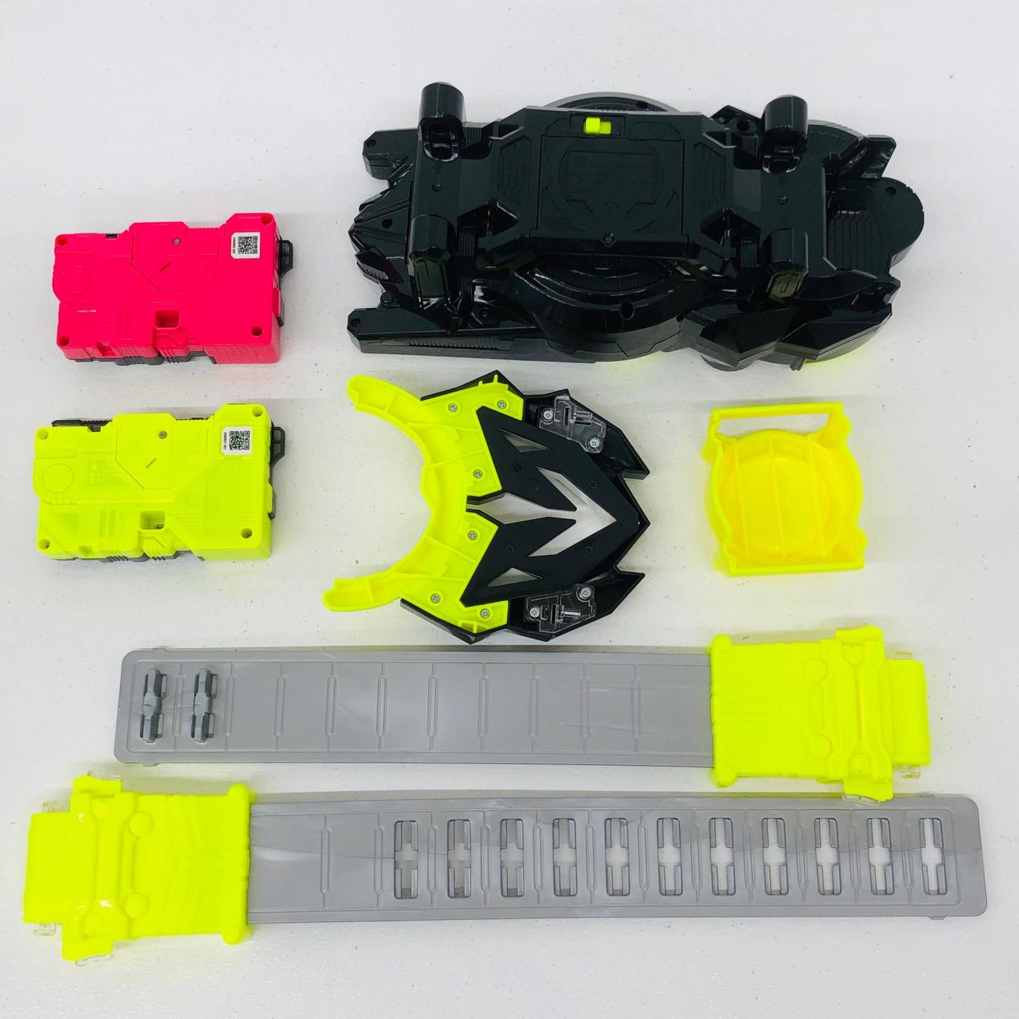 おもちゃ・玩具 DX飛電ゼロワンドライバー＆フライングファルコンプログライズキー「仮面ライダーゼロワン」イオン限定 DX飛電ゼロワンドライバー&フライングファルコンプログライズキー 変身ベルト イオン限定【加古川物流】