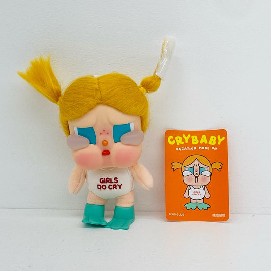 ぬいぐるみ GLUG-GLUG 「POP MART CRYBABY Vacation Mode On シリーズ ぬいぐるみペンダント」 GLUG CRYBABY Vacation Mode On シリーズ ぬいぐるみペンダント【加古川物流】
