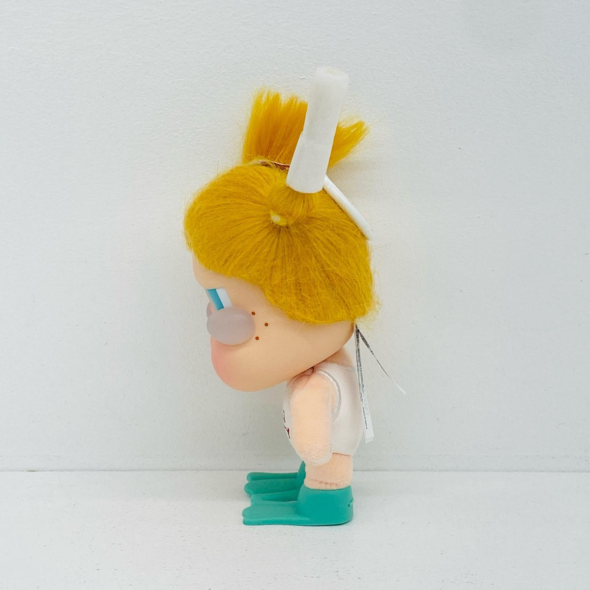 ぬいぐるみ GLUG-GLUG 「POP MART CRYBABY Vacation Mode On シリーズ ぬいぐるみペンダント」 GLUG CRYBABY Vacation Mode On シリーズ ぬいぐるみペンダント【加古川物流】